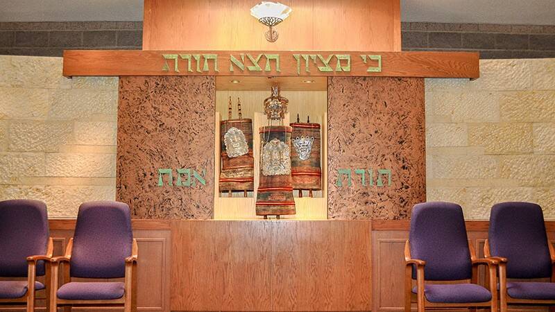 Banner Image for Erev Shabbat with Rabbi Cookie Lea Olshein and Cantor Michael Kruk